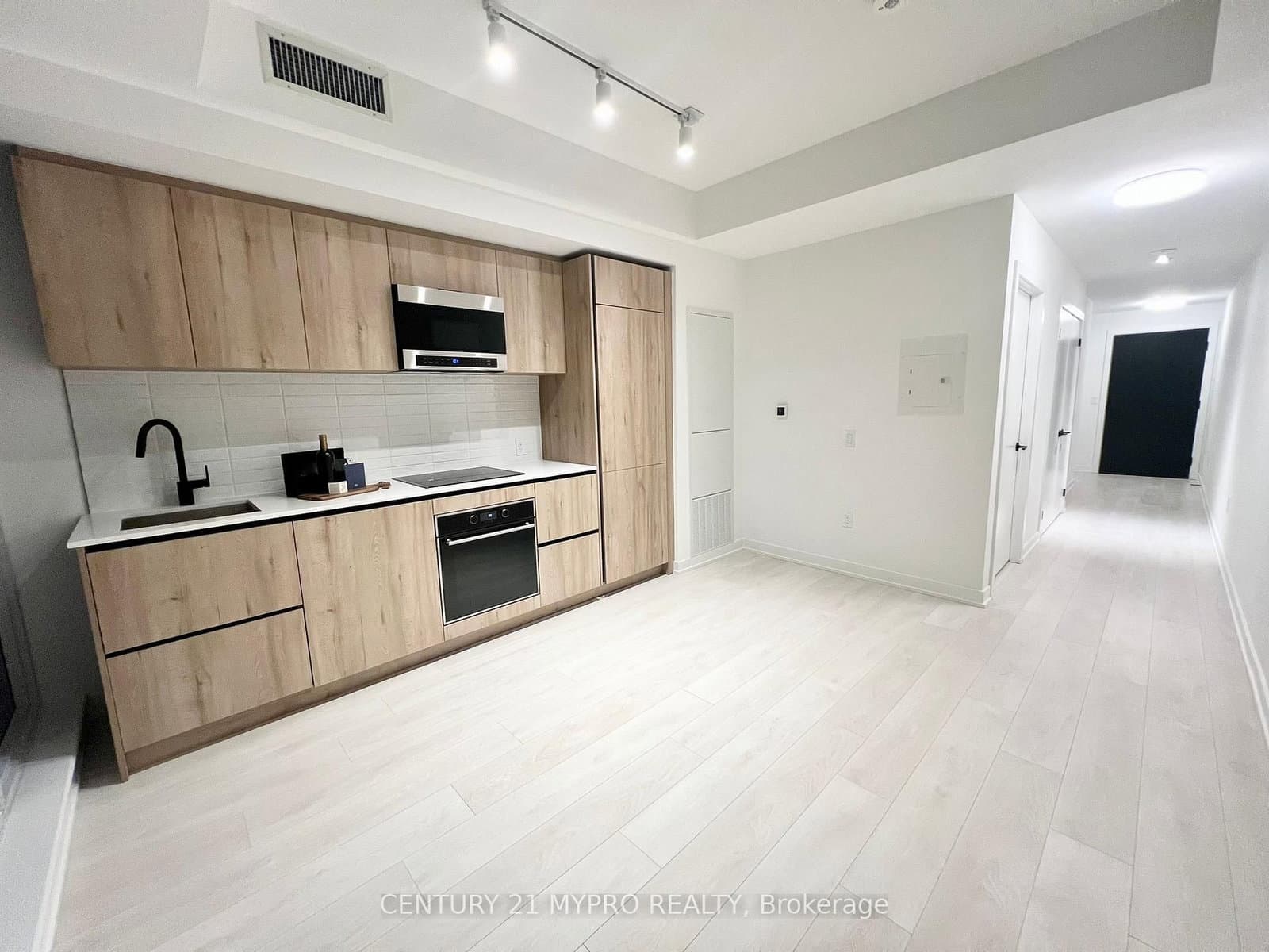 127 Broadway Avenue, Unit 204