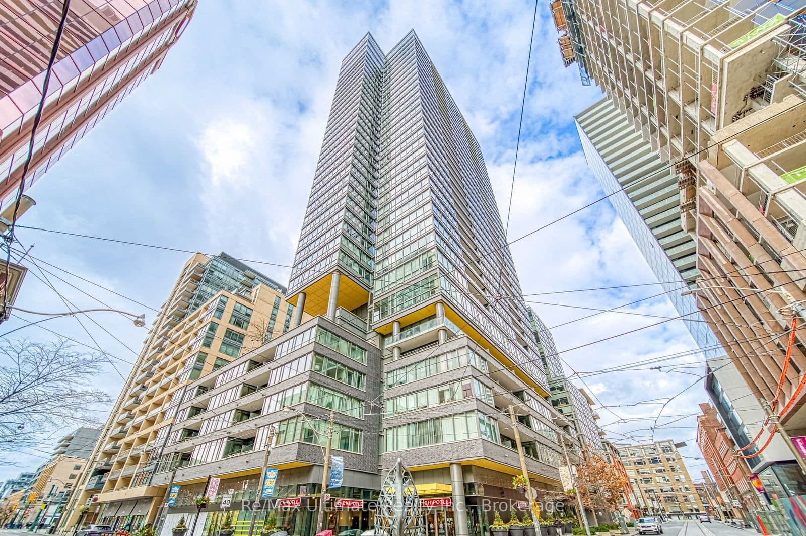8 Charlotte Street, Unit 3303