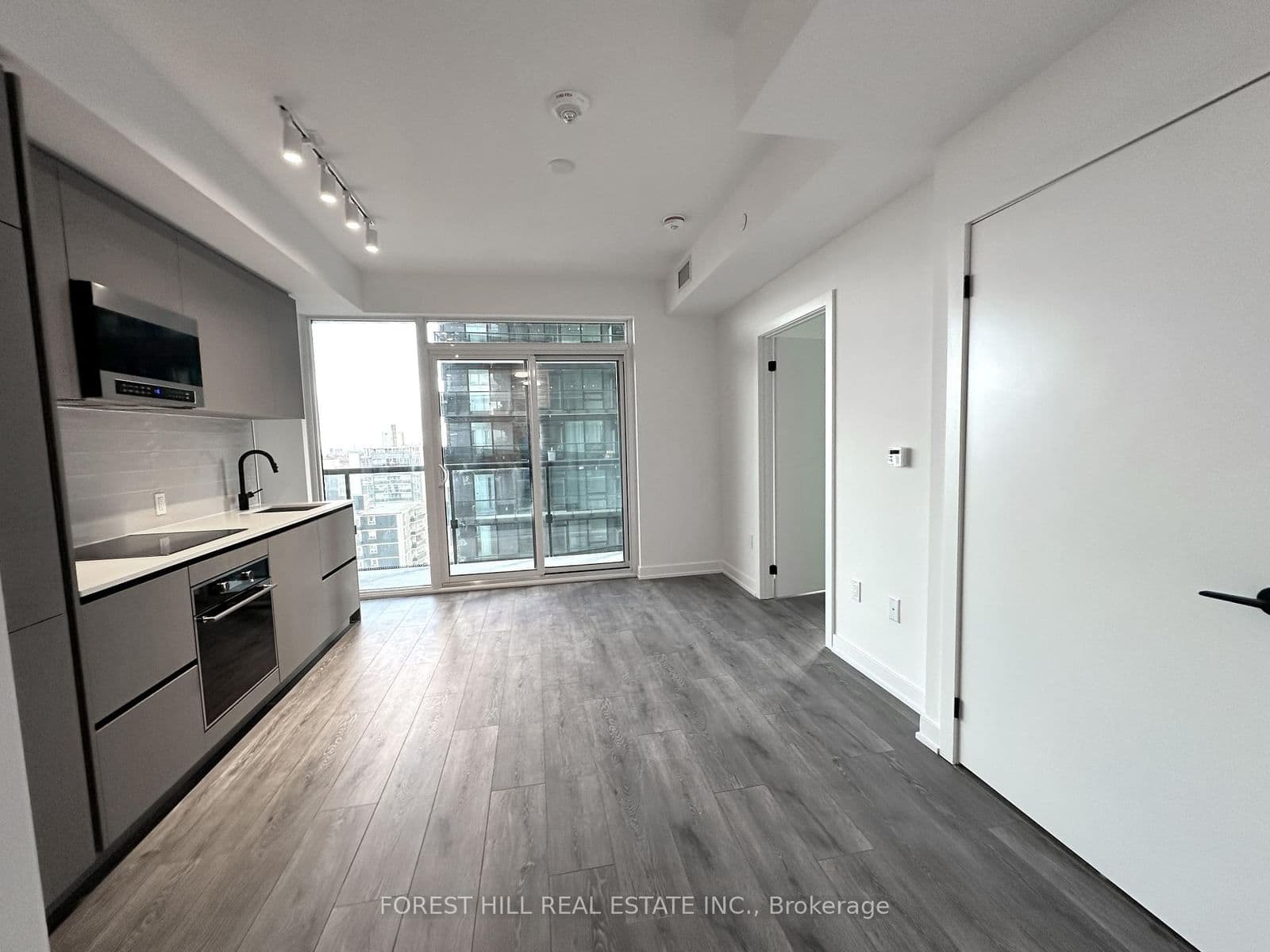 117 Broadway Avenue, Unit 1412