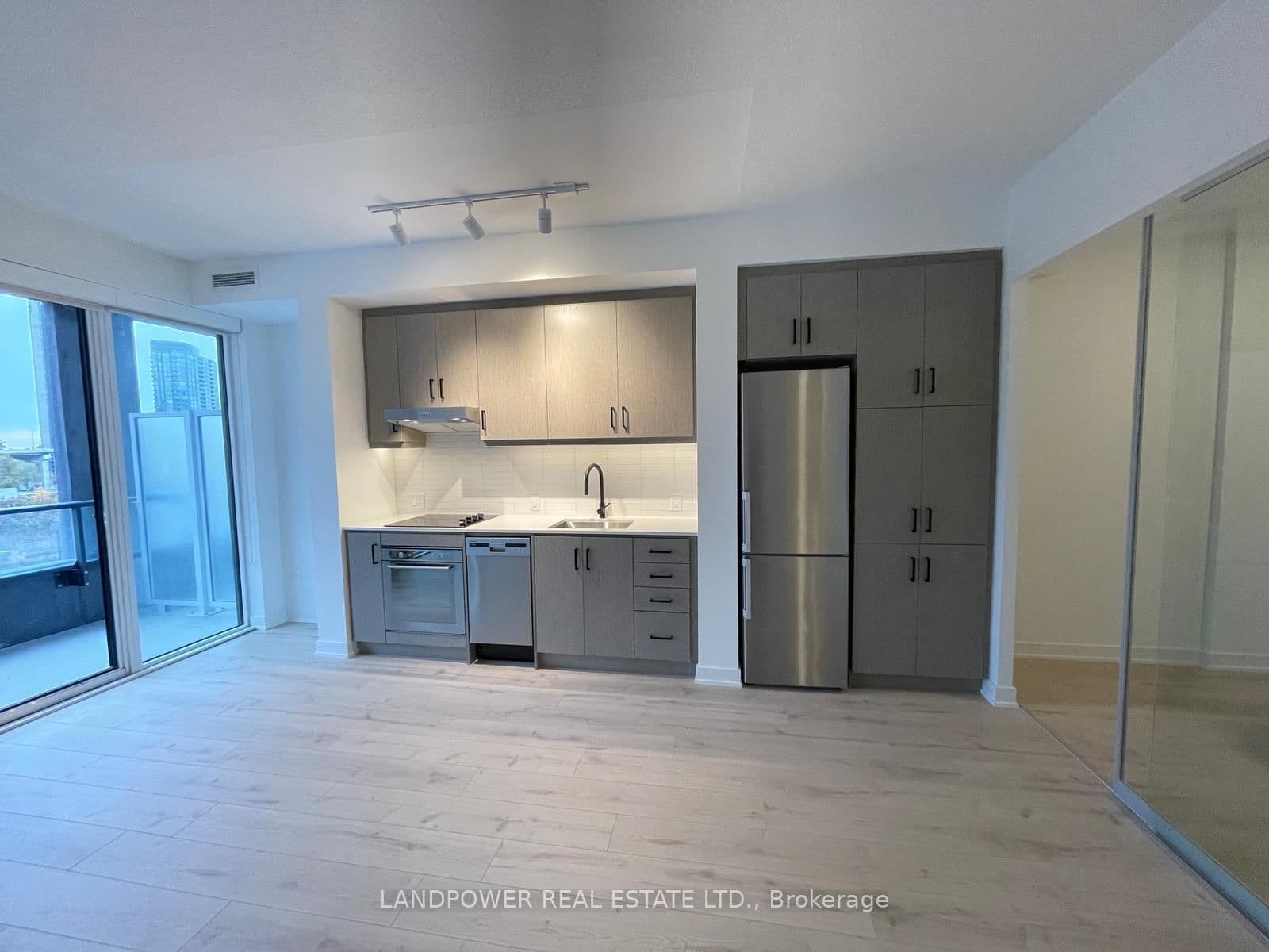 9 Tecumseth Street, Unit 419