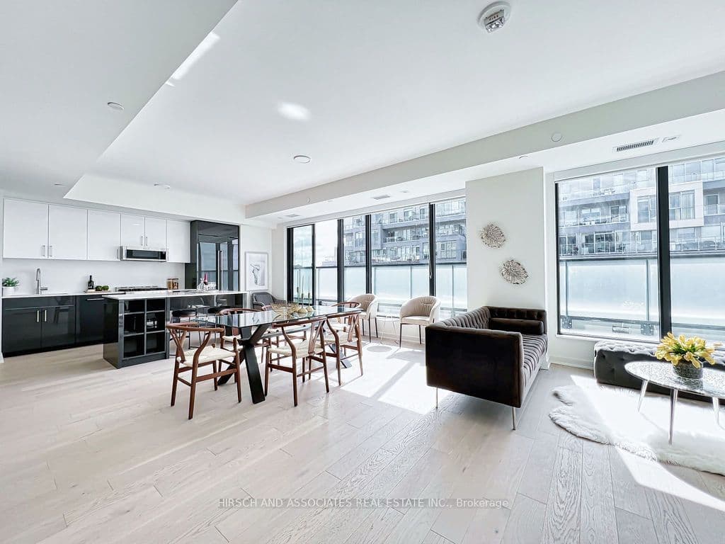 840 St Clair Avenue W, Unit 711