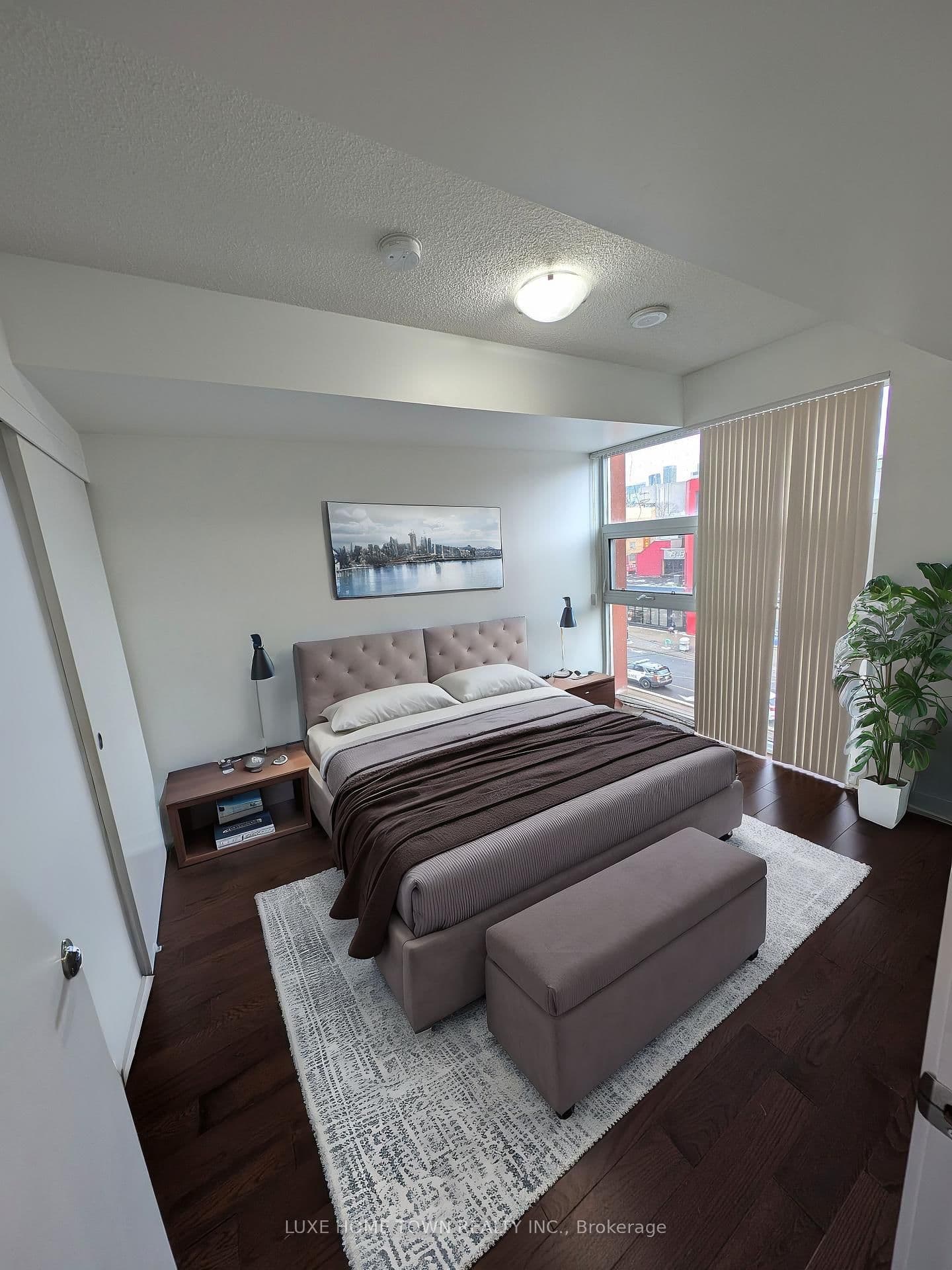 10 Willison Square, Unit 512