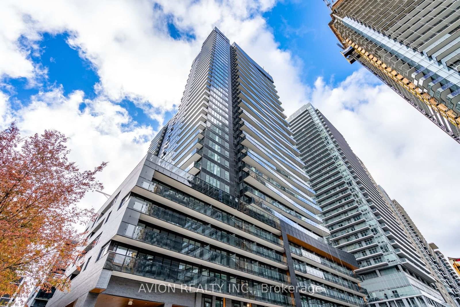 117 Broadway Avenue, Unit 2512