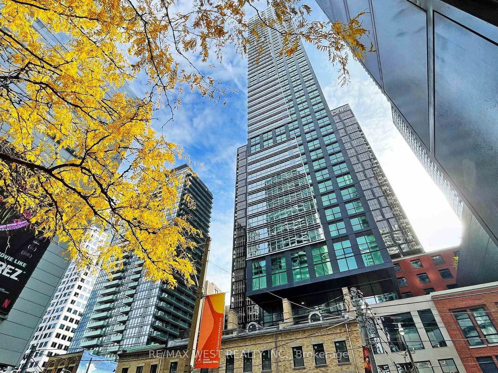 327 King Street W, Unit 3106