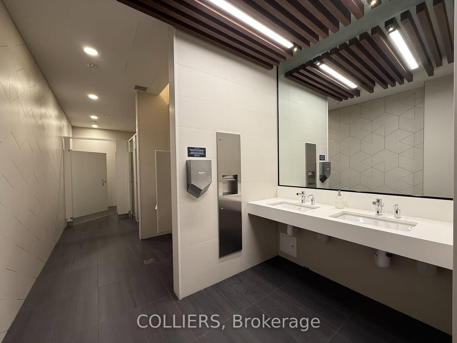 130 Queens Quay, Unit 700B thumbnail 27
