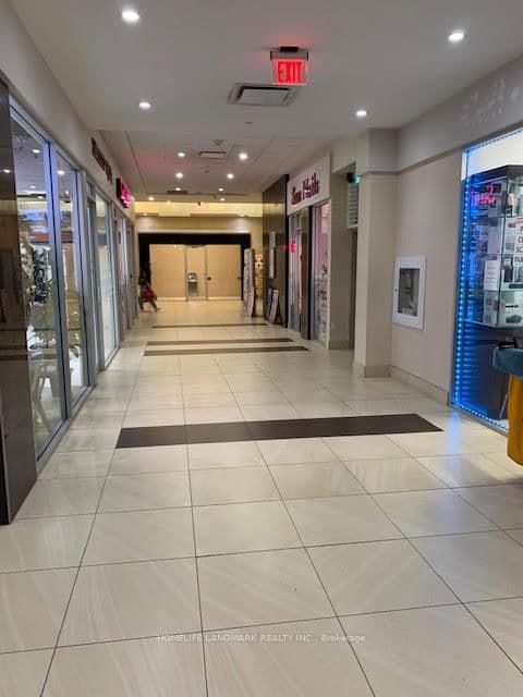 384 Yonge Street, Unit 118 thumbnail 5