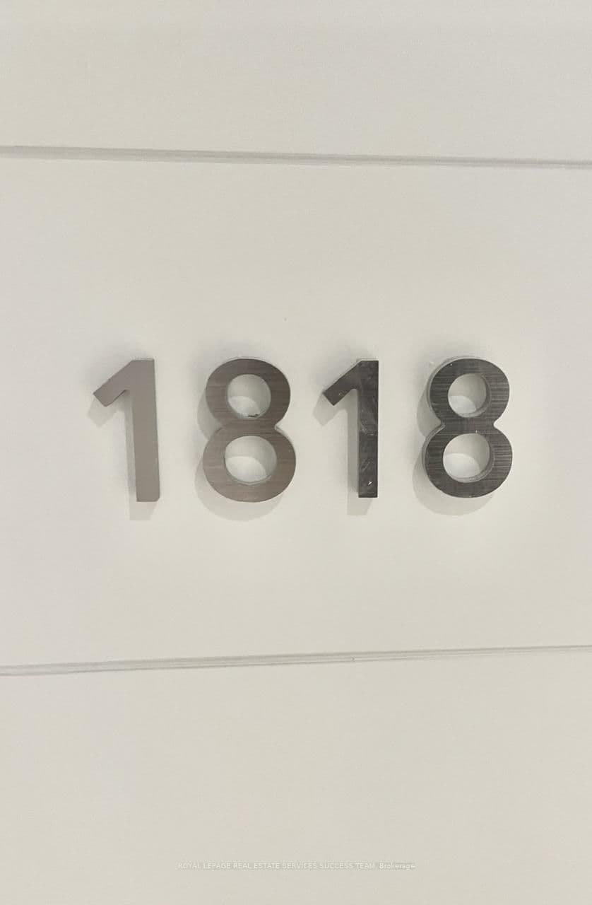 230 SIMCOE Street, Unit 1818
