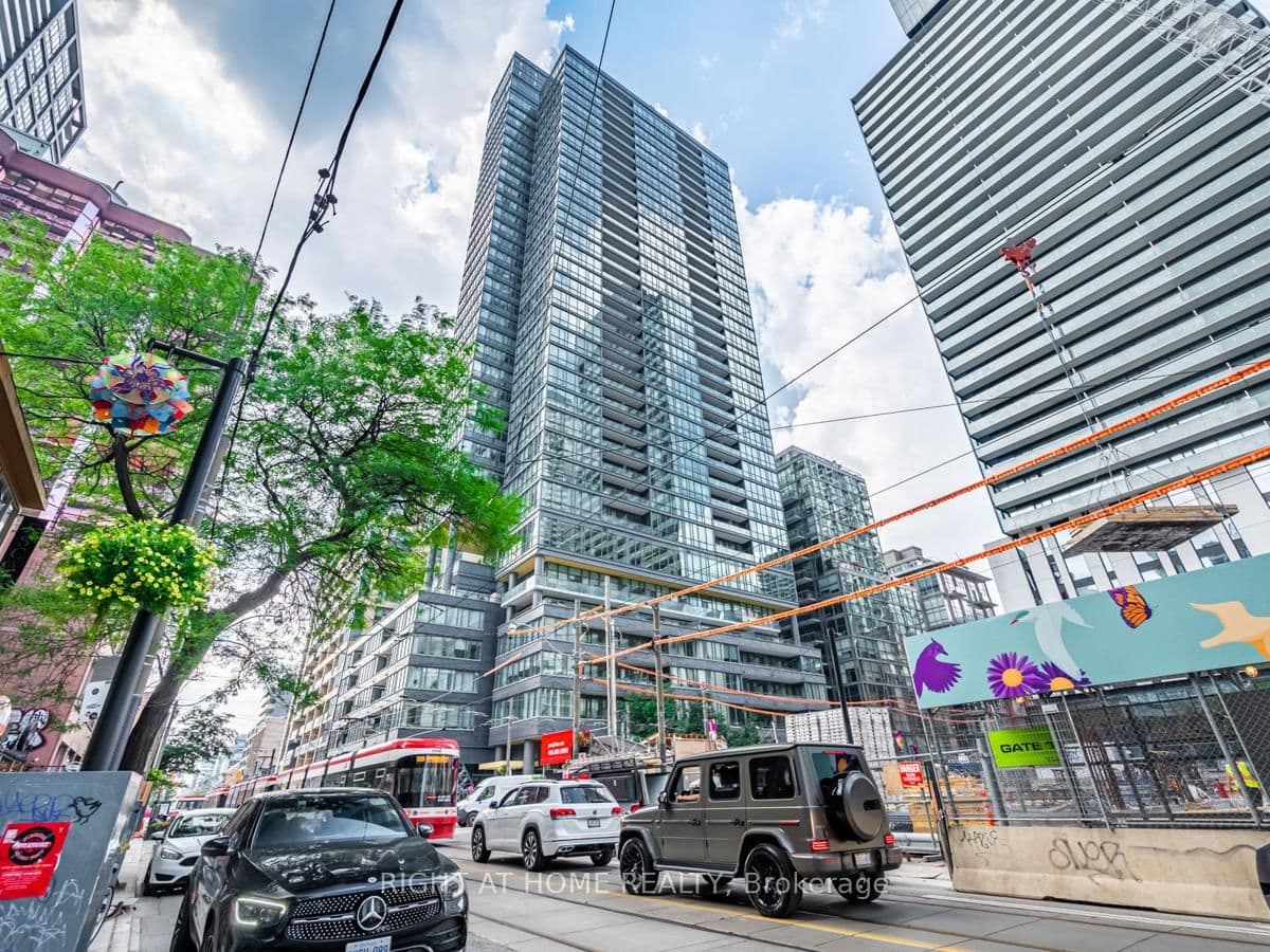 8 Charlotte Street, Unit 1603