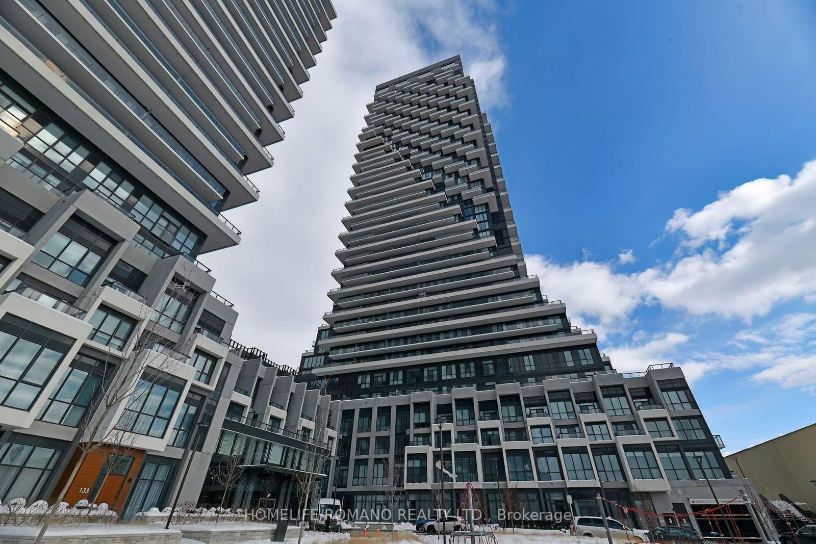30 Inn On The Park Drive, Unit 1409