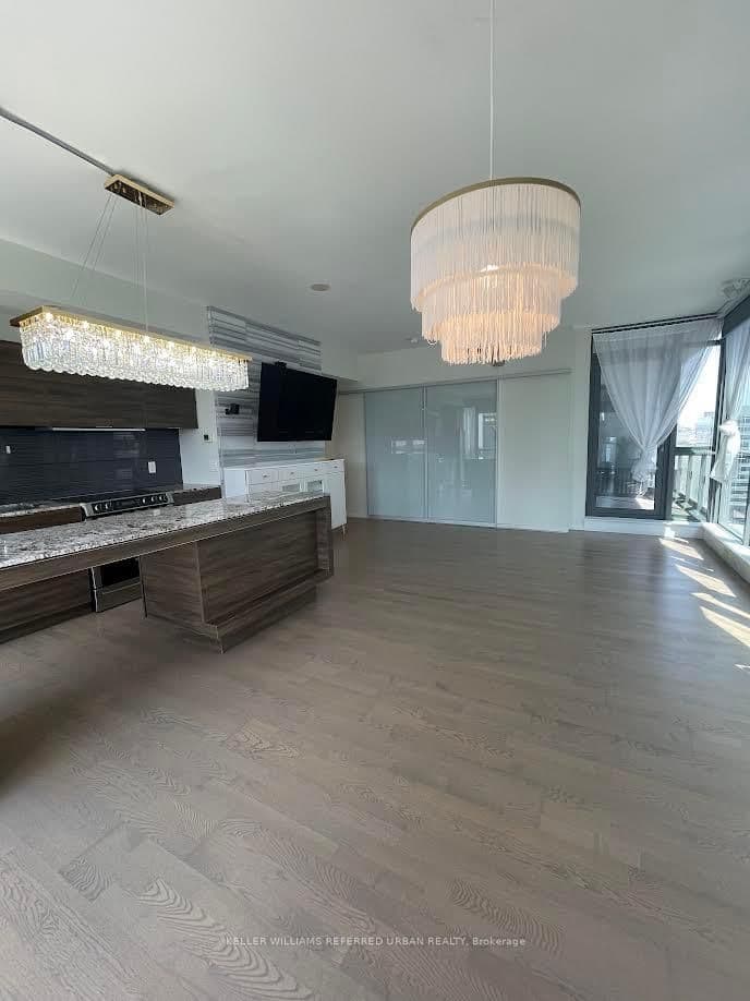8 Charlotte Street, Unit 1906