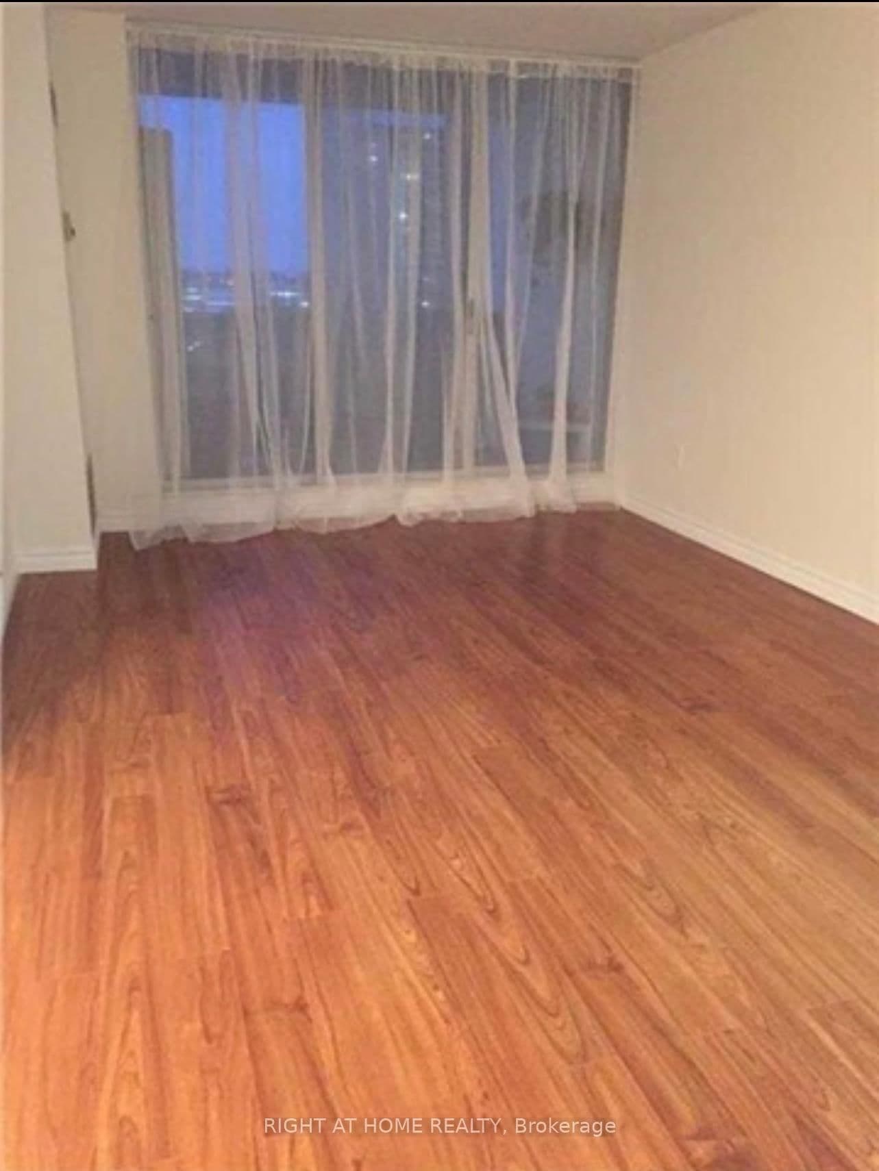 205 Hilda Avenue E, Unit 806 thumbnail 4