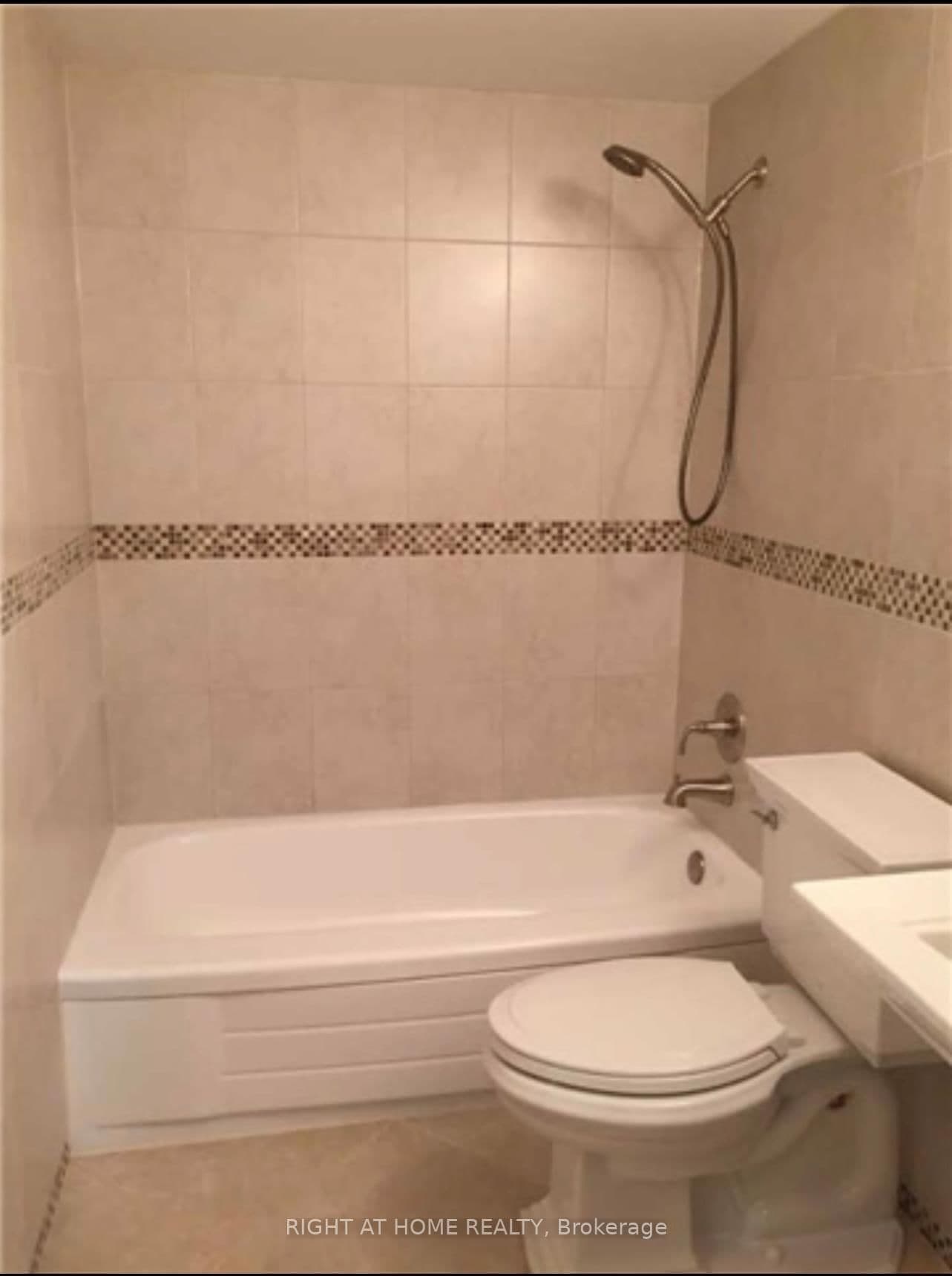 205 Hilda Avenue E, Unit 806 thumbnail 5