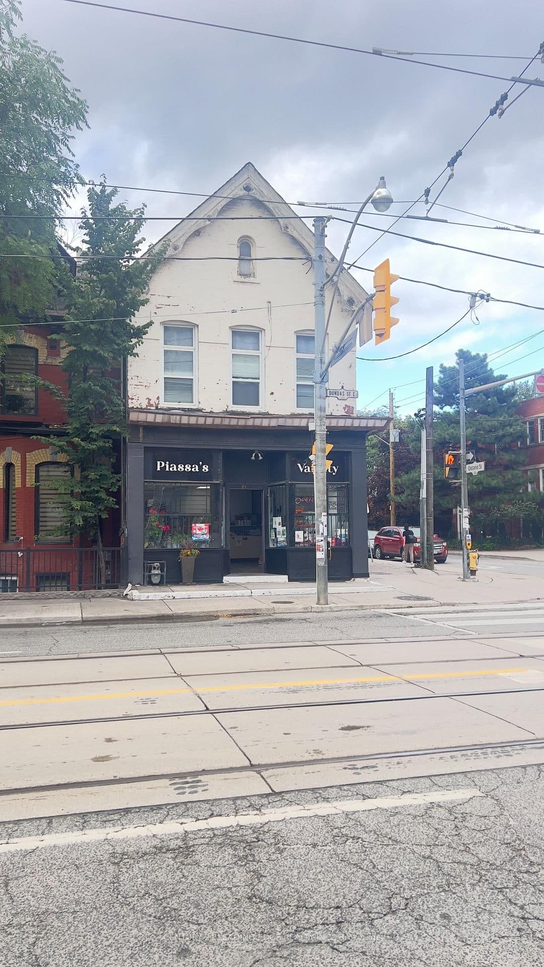 374 Dundas Street E thumbnail 19