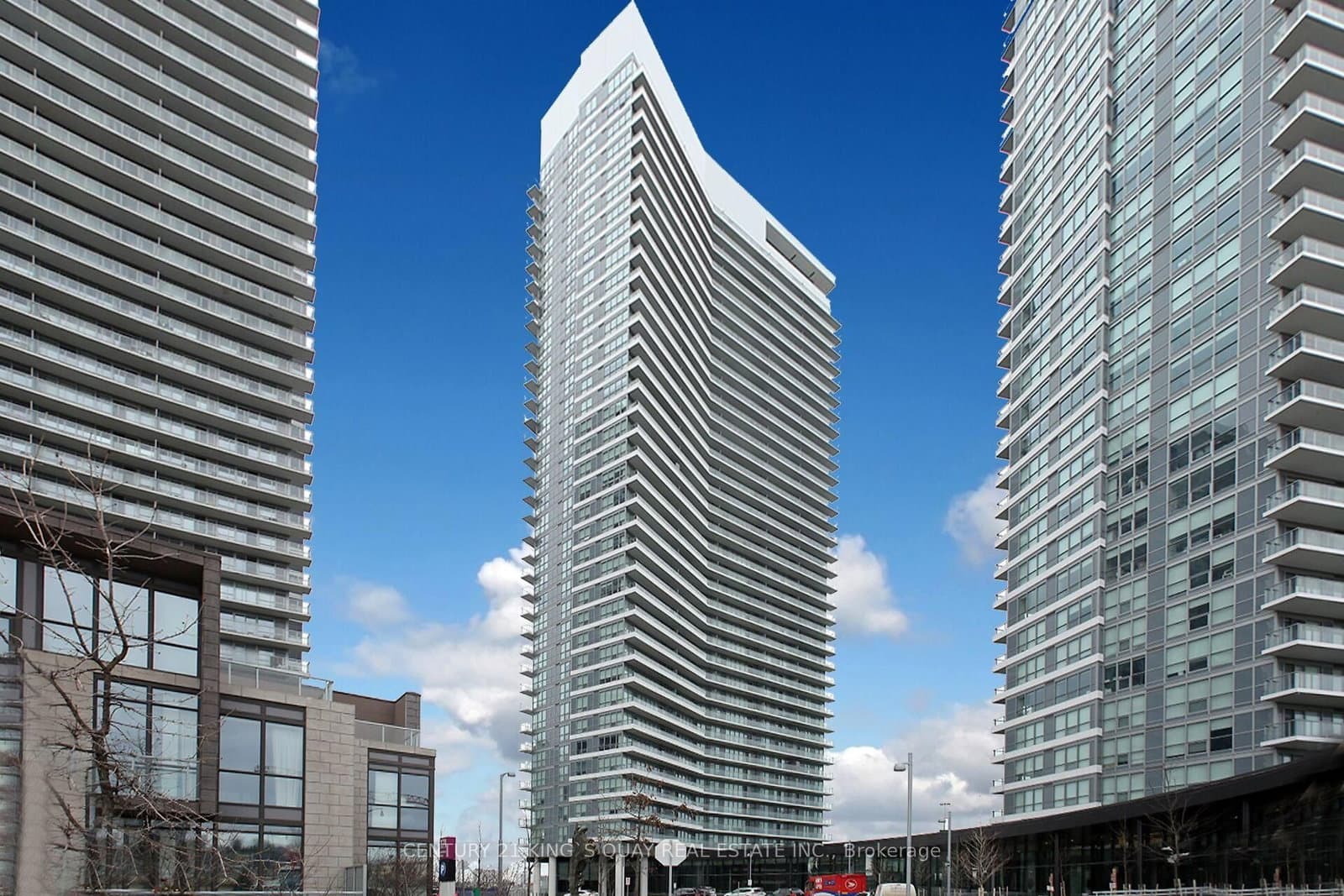 115 McMahon Drive, Unit 811
