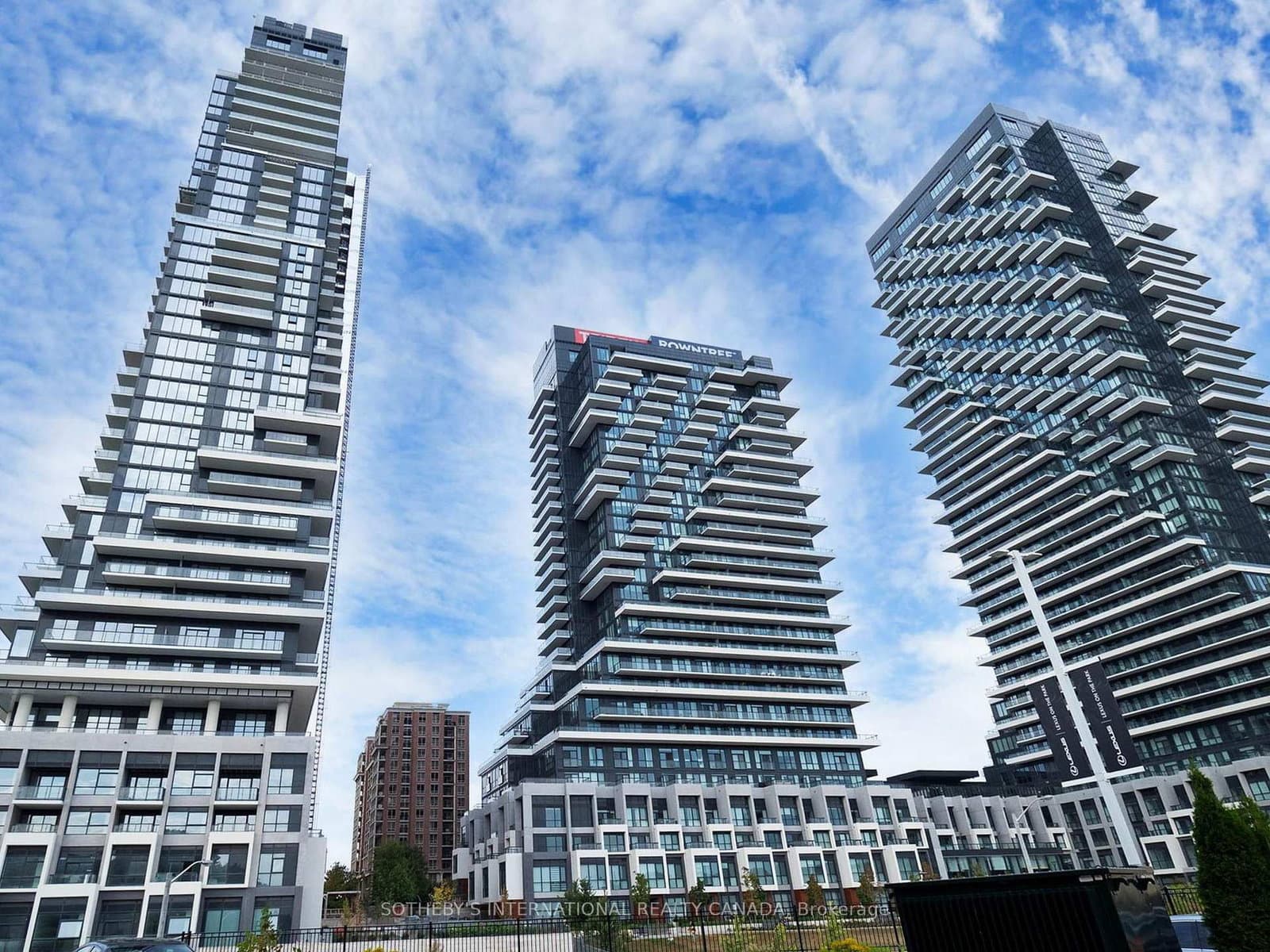 30 Inn On the Park Drive, Unit 518