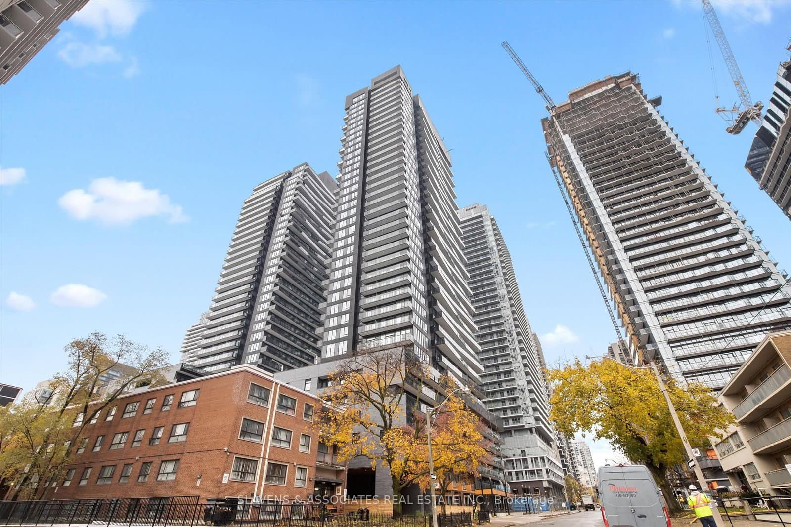 127 Broadway Avenue, Unit 1207
