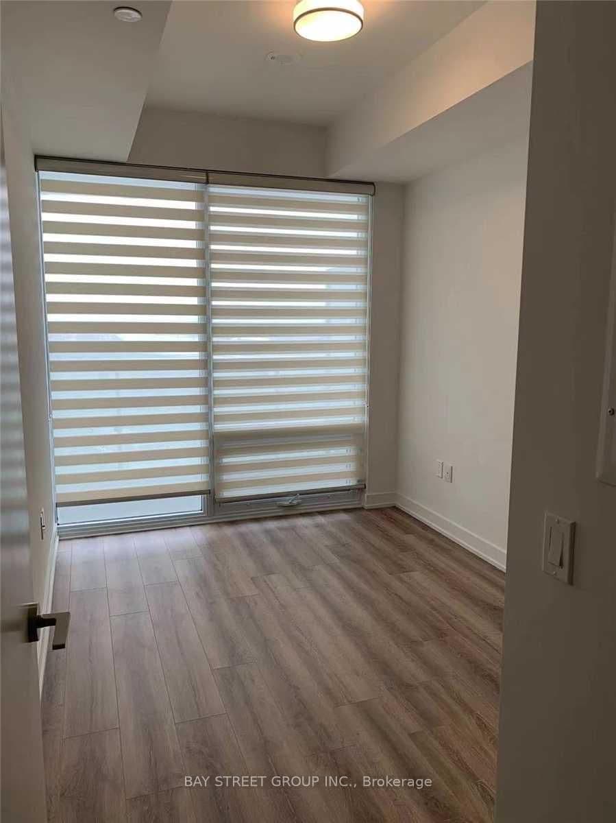 15 Queens Quay E, Unit 1810 thumbnail 4