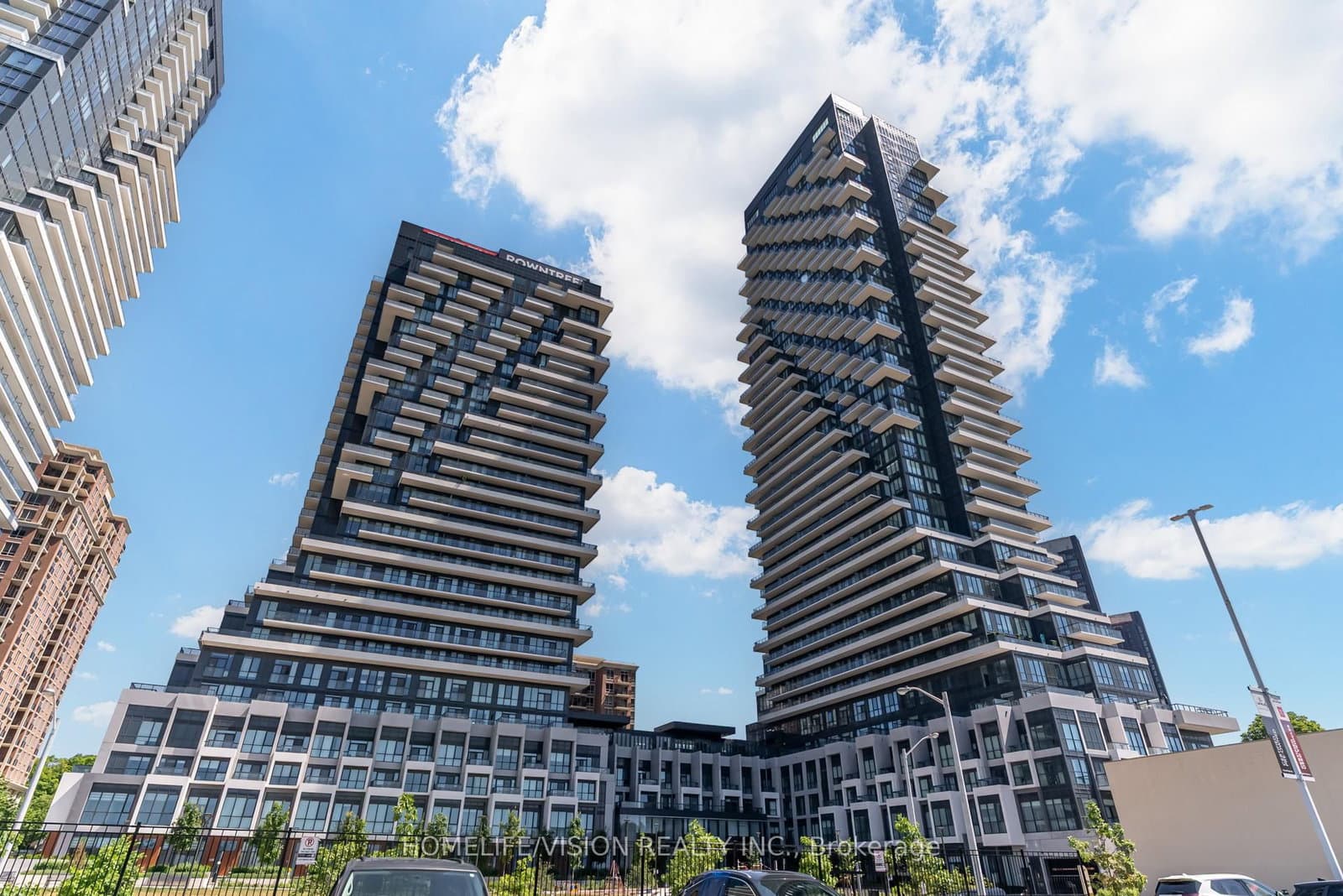 30 Inn On The Park Drive, Unit 1810