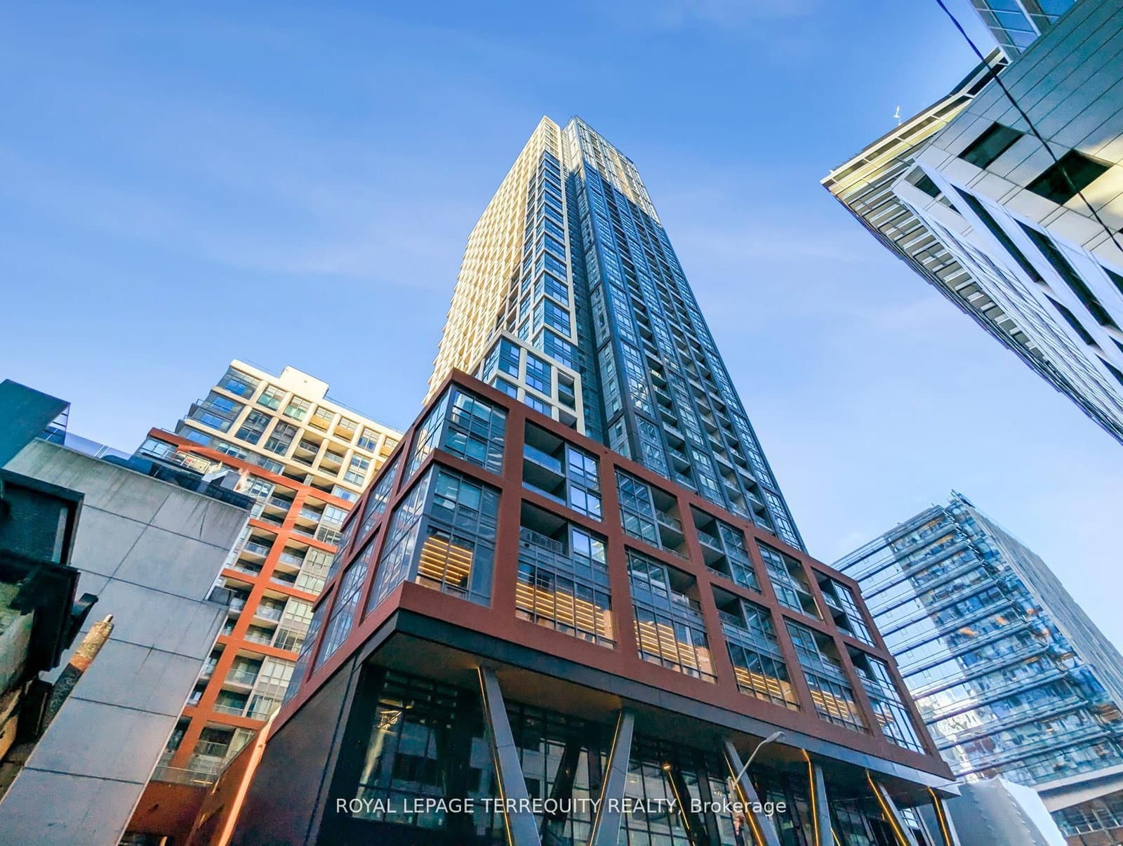 108 Peter Street, Unit 1902