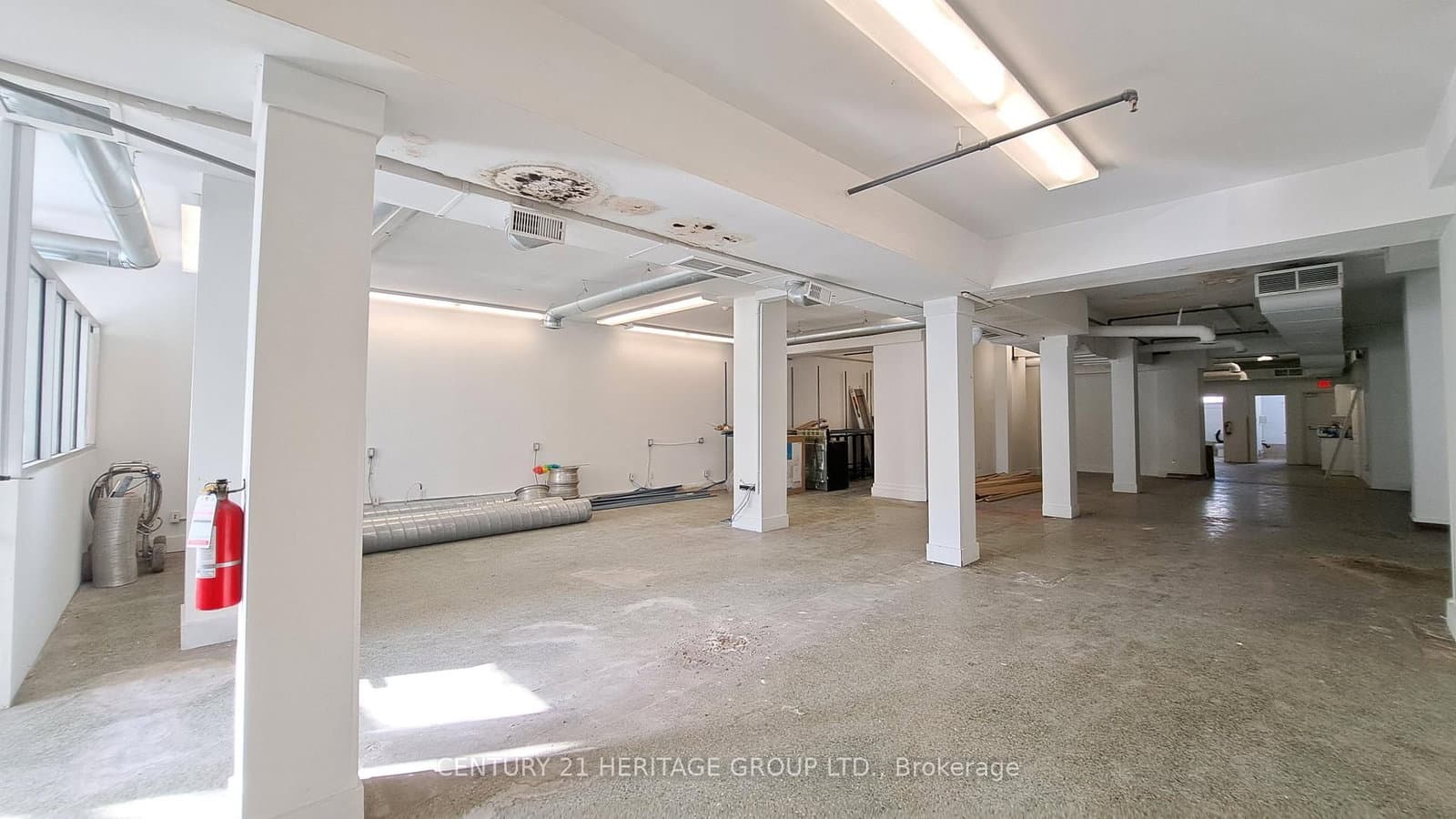 250 Queen Street E thumbnail 10