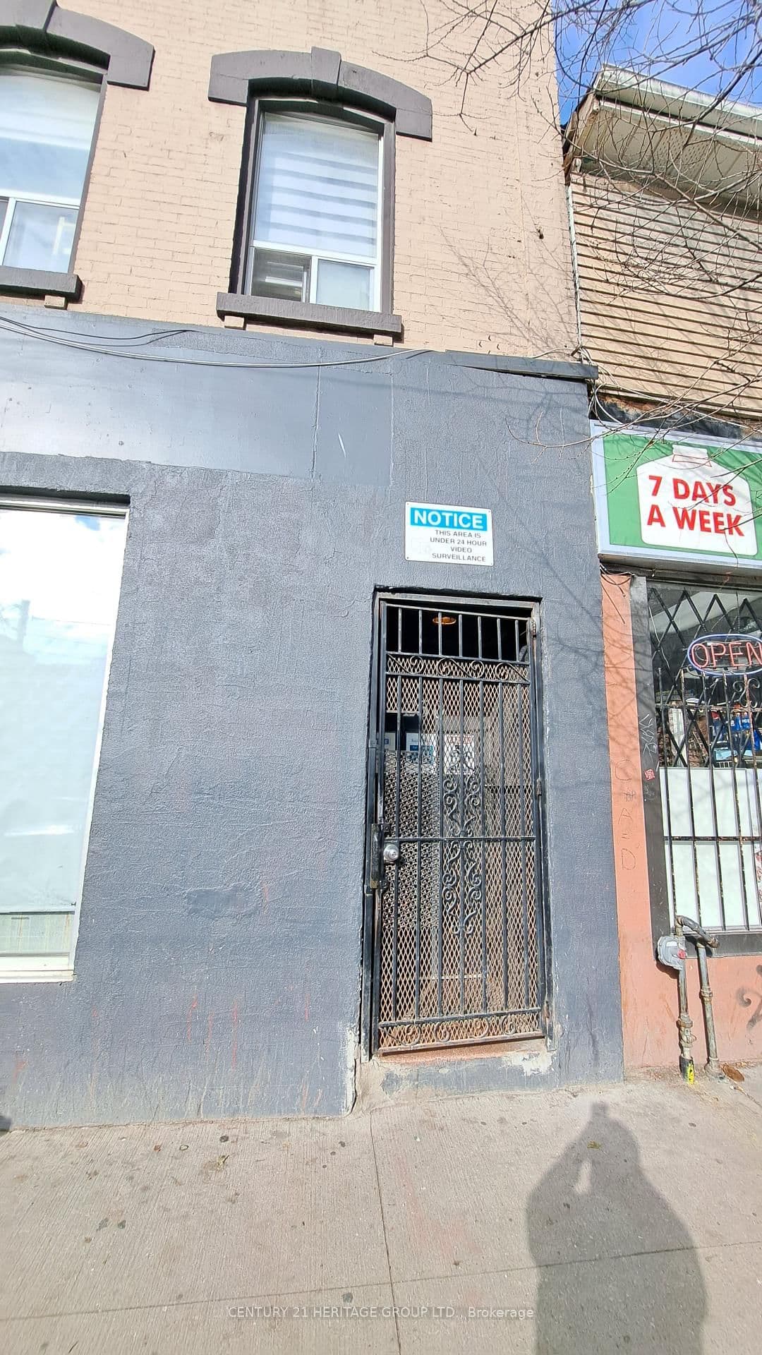 250 Queen Street E thumbnail 6
