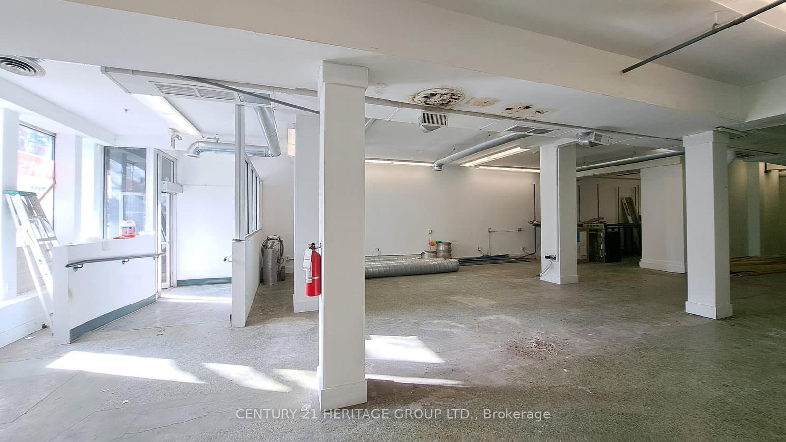 250 Queen Street E thumbnail 9