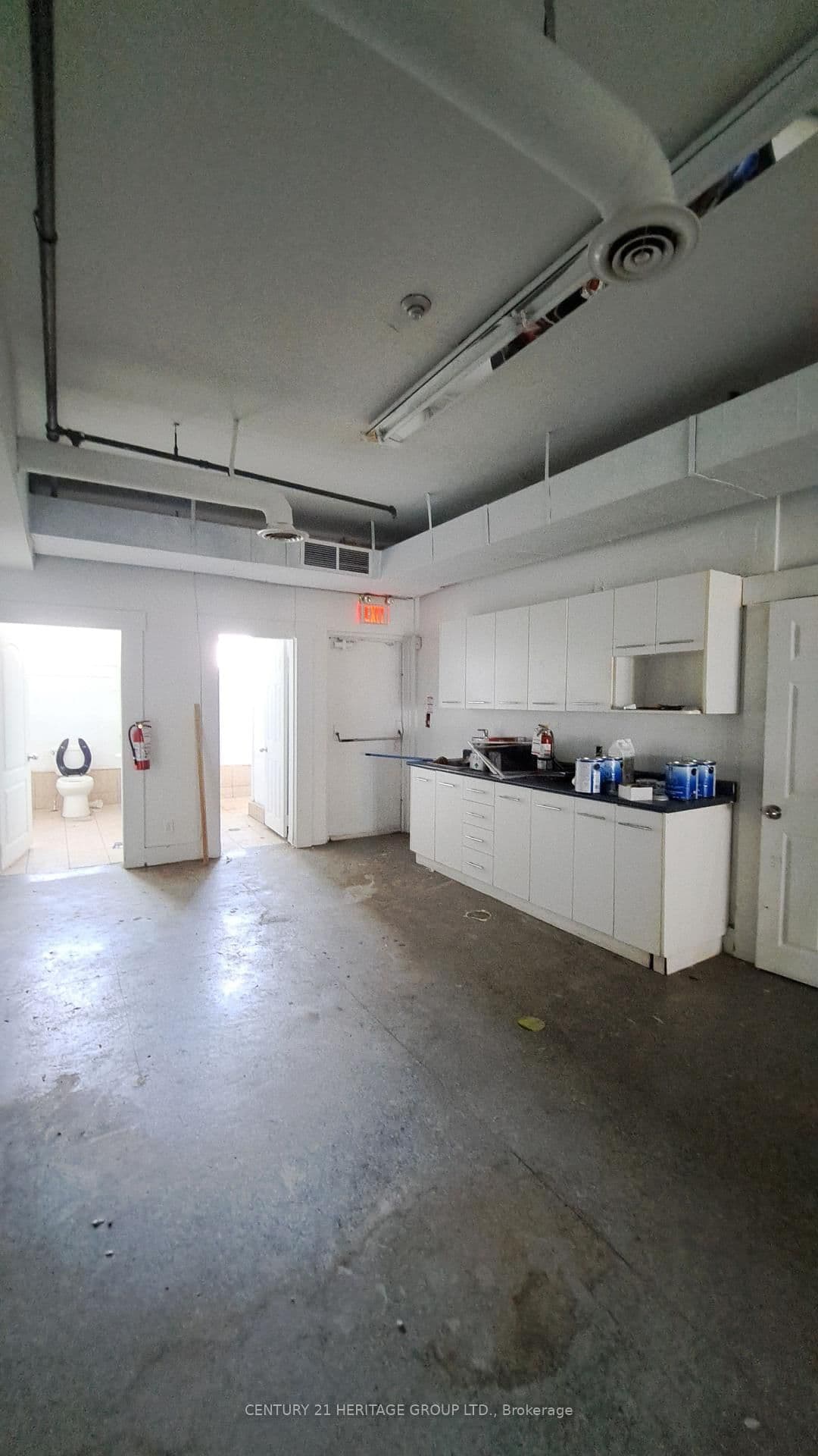 250 Queen Street E thumbnail 23