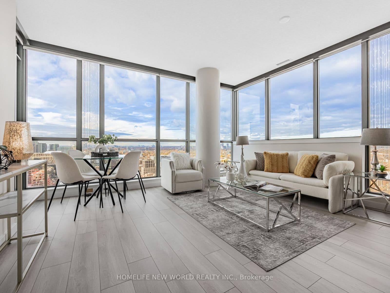 8 Charlotte Street, Unit 2802