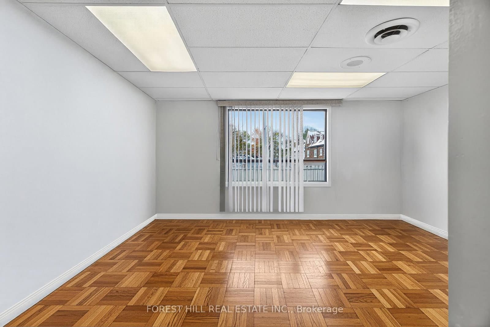 655 St Clair Avenue W thumbnail 7