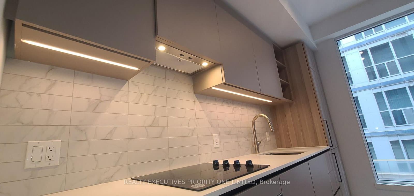 #319 - 55 Mercer Street