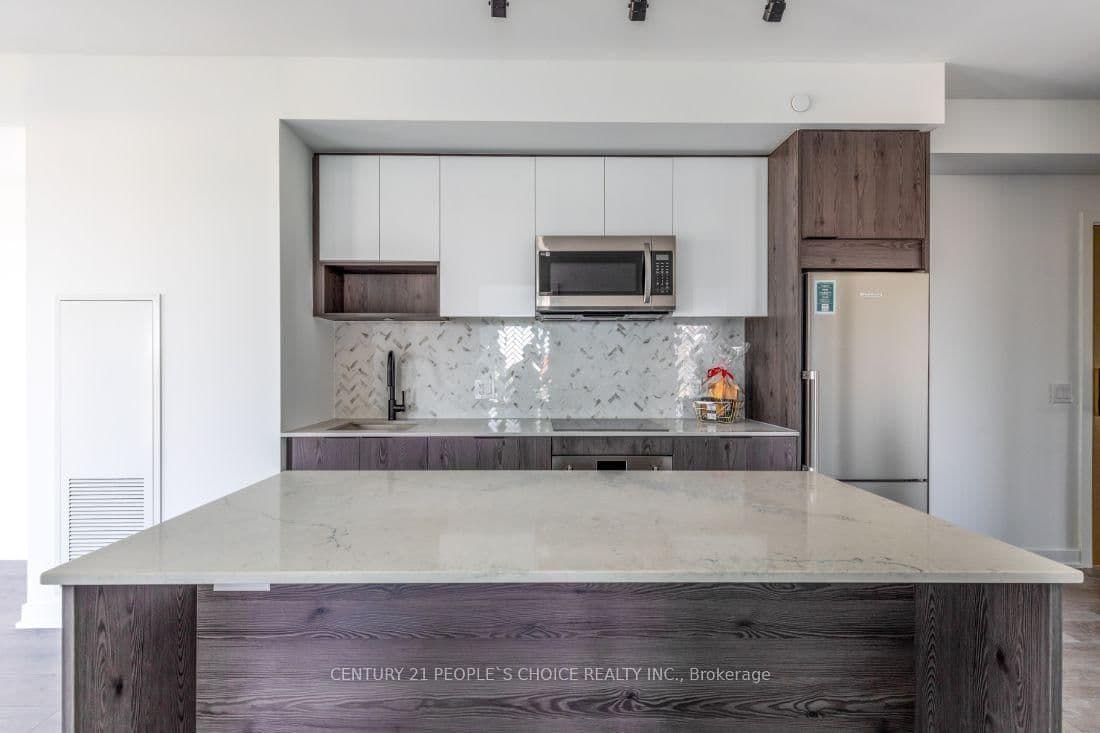 #801 - 5 Defries Street