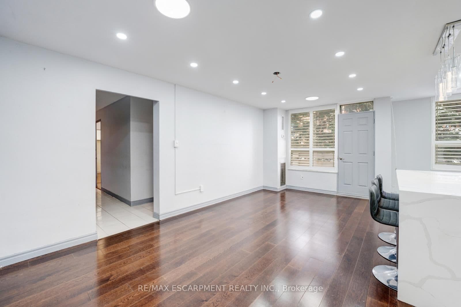 10 Edgecliff Golfway, Unit 206 thumbnail 16