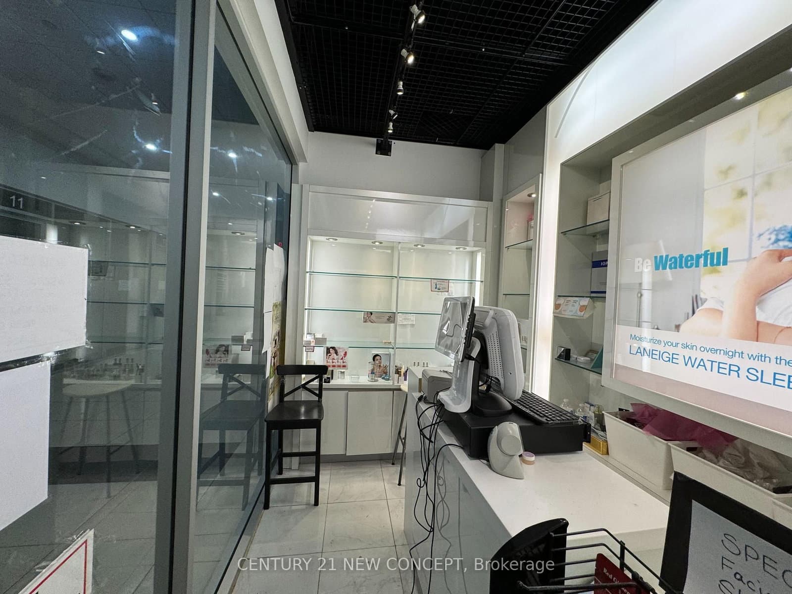 384 Yonge Street, Unit 36 thumbnail 10
