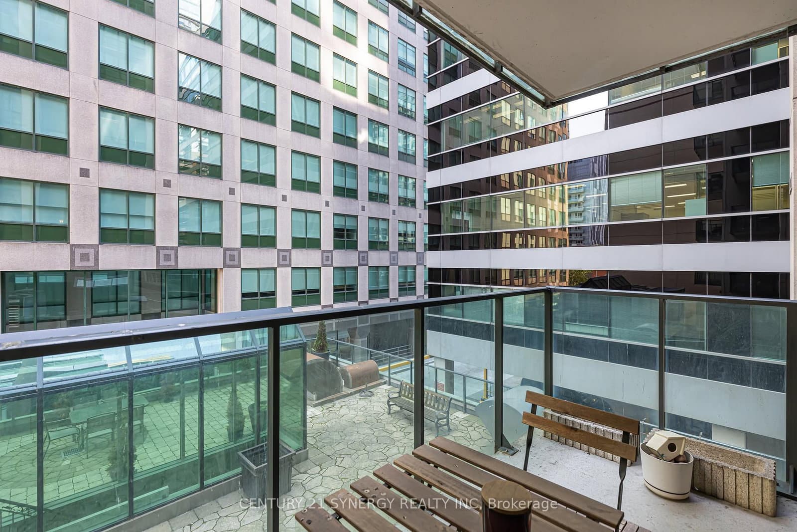 263 Wellington Street W, Unit 306 thumbnail 27