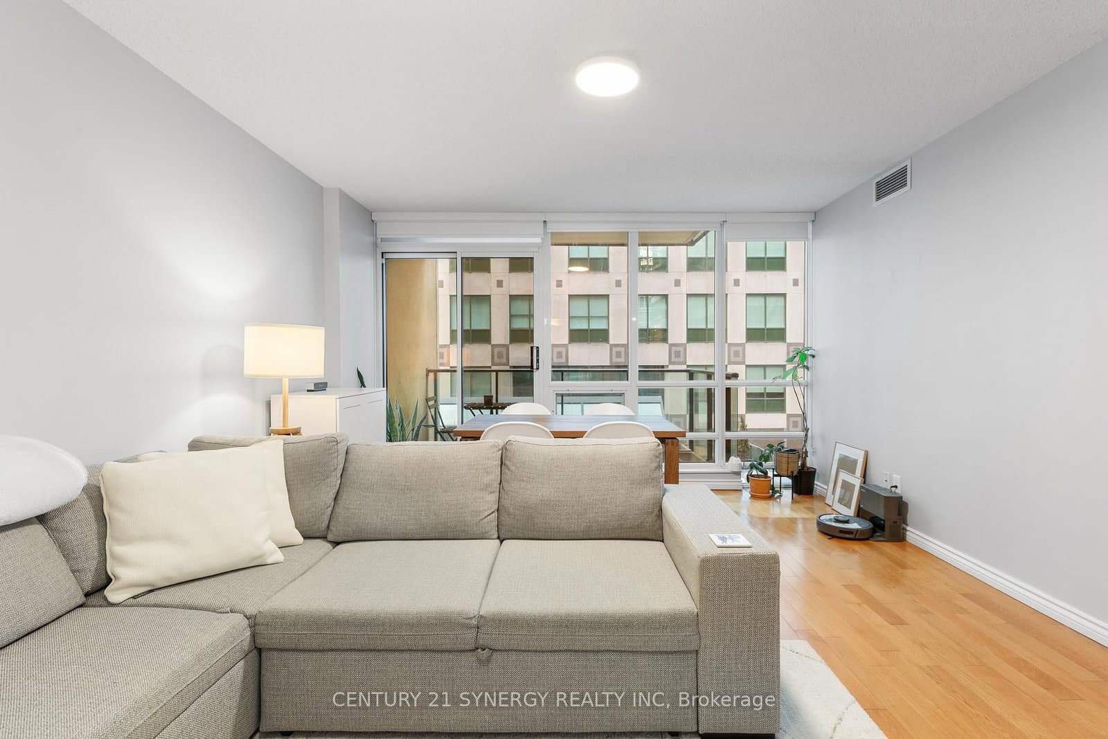 263 Wellington Street W, Unit 306 thumbnail 8