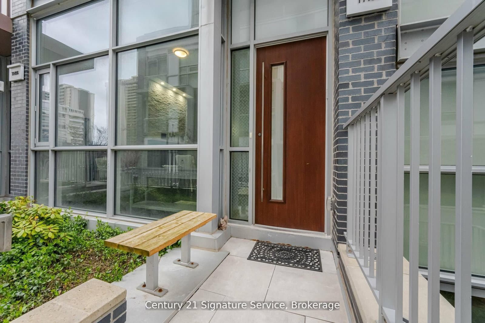 #TH05 - 101 Erskine Avenue