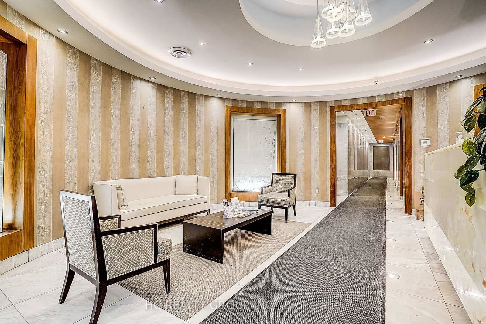 85 Bloor Street E, Unit 412 thumbnail 4