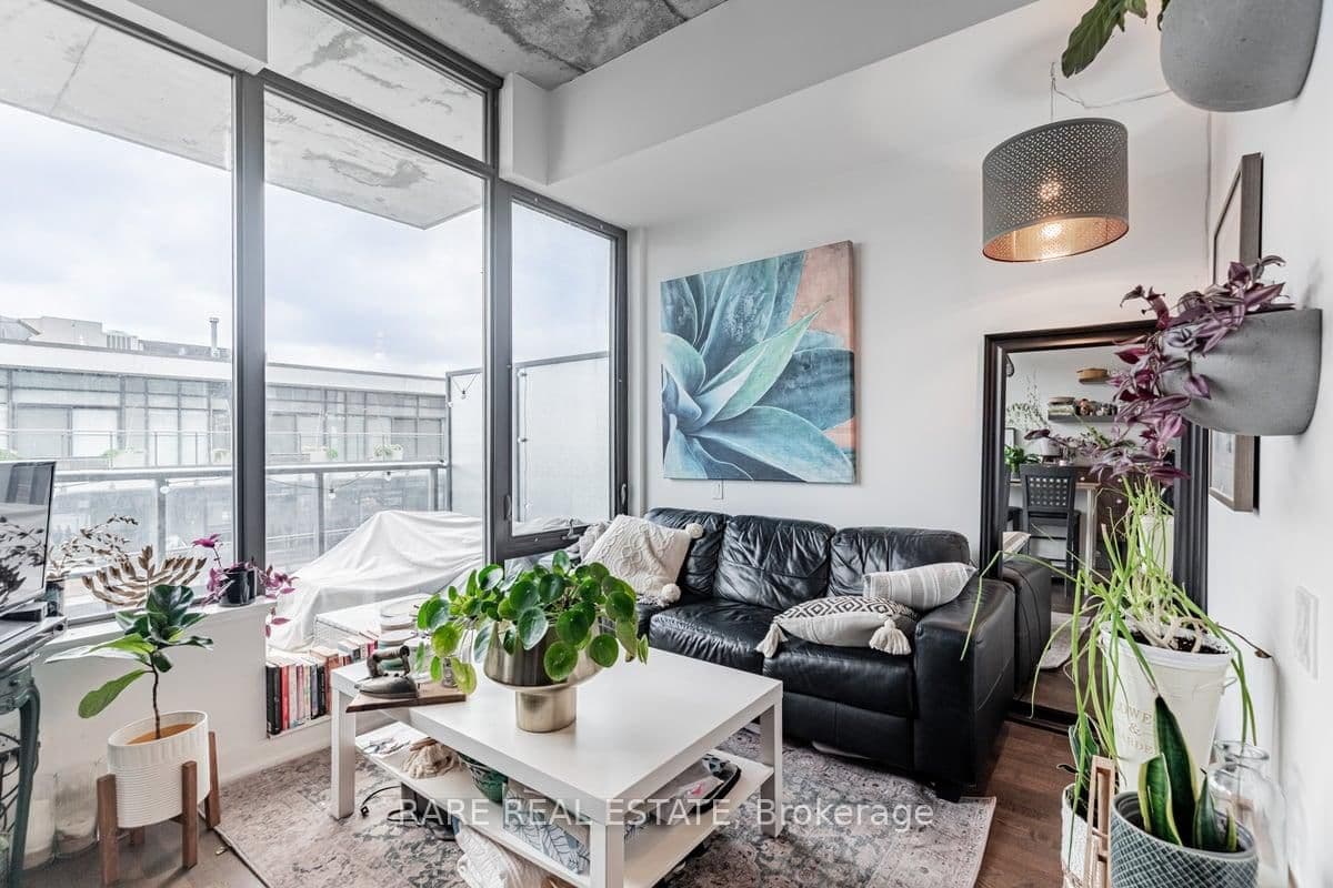 560 King Street W, Unit 1004 thumbnail 12