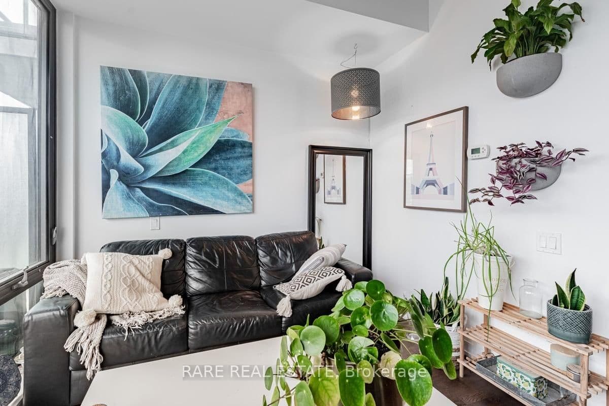 560 King Street W, Unit 1004 thumbnail 13