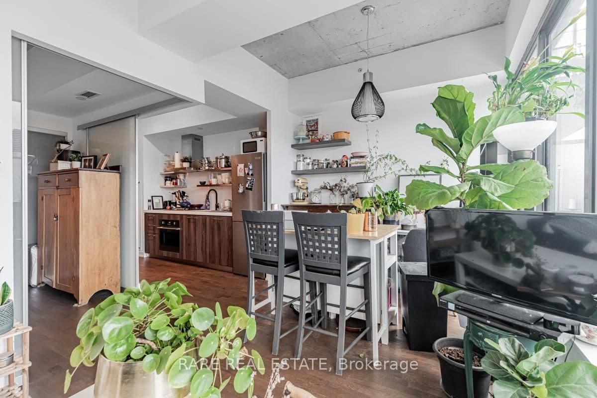 560 King Street W, Unit 1004 thumbnail 17