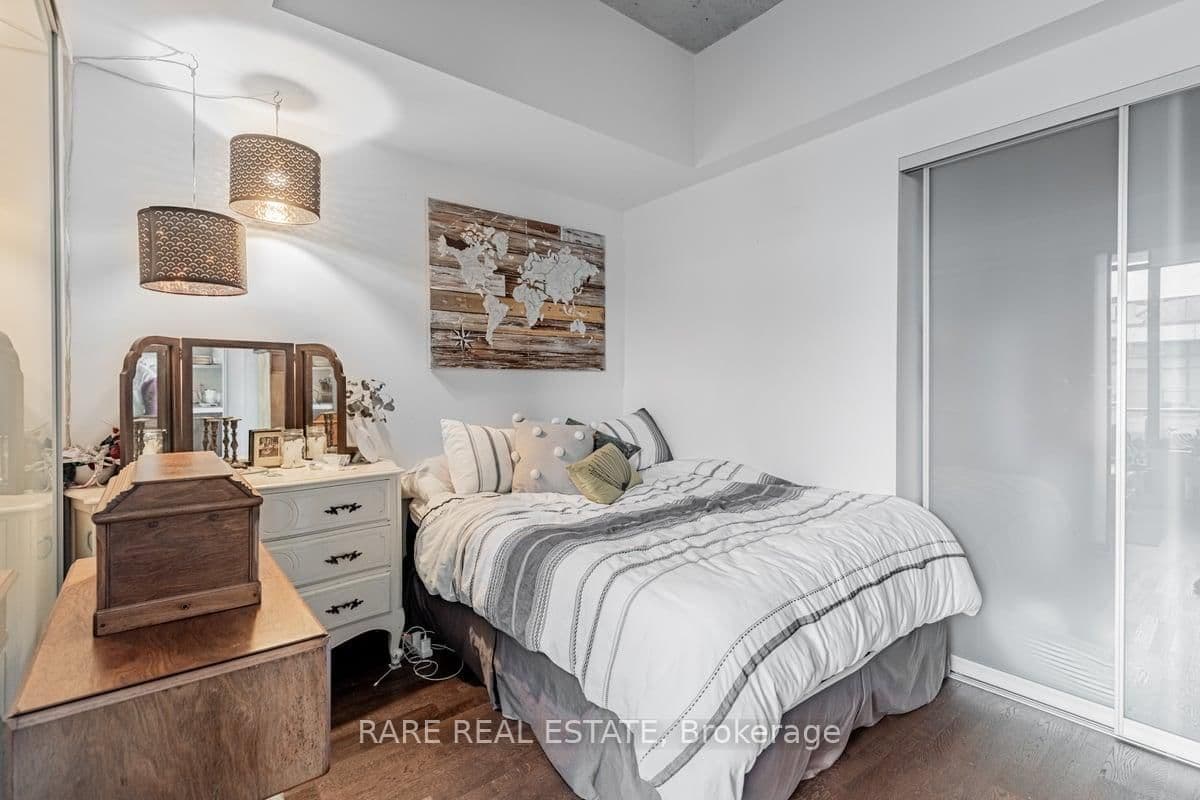 560 King Street W, Unit 1004 thumbnail 25