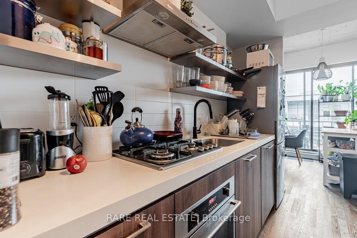 560 King Street W, Unit 1004 thumbnail 5