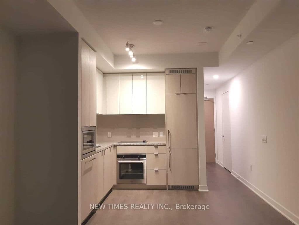 125 Blue Jays Way, Unit 4910 thumbnail 4