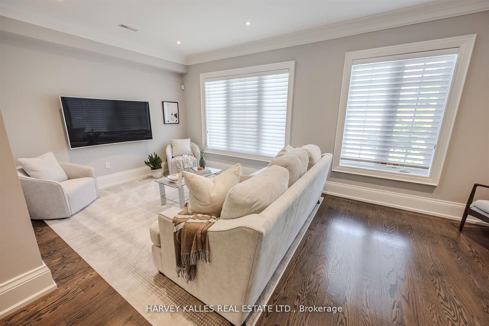 2638A Bayview Avenue thumbnail 43