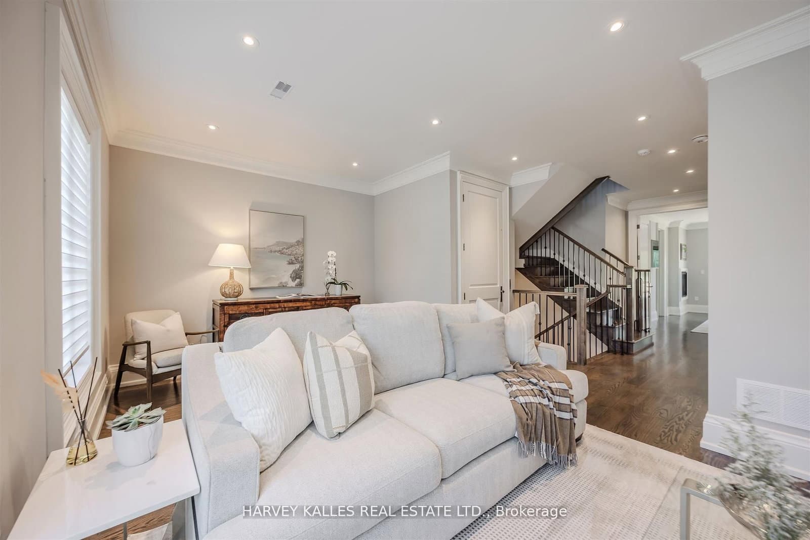 2638A Bayview Avenue thumbnail 45