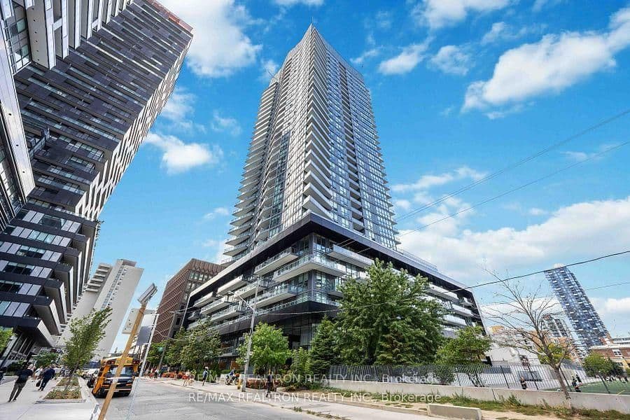 #1501 - 30 Roehampton Avenue
