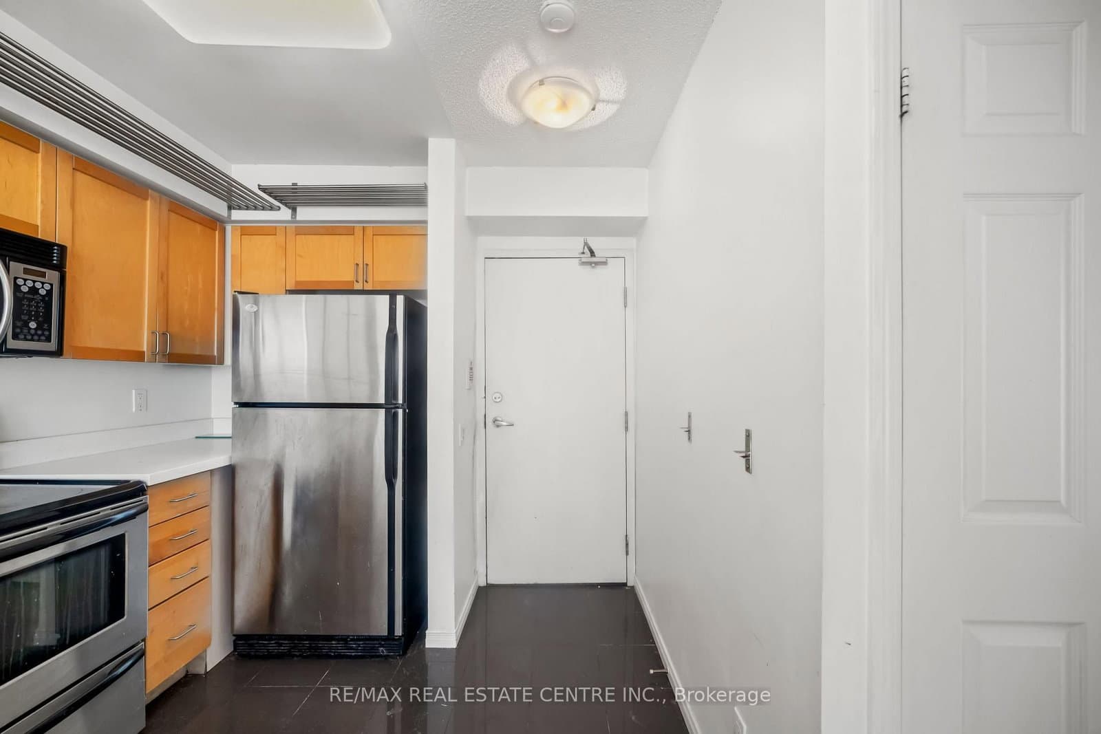 30 Harrison Garden Boulevard, Unit 1605 thumbnail 7
