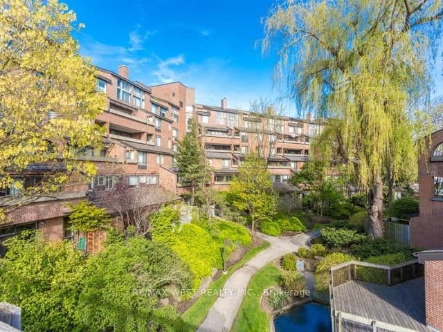 #503 - 40 Sylvan Valleyway