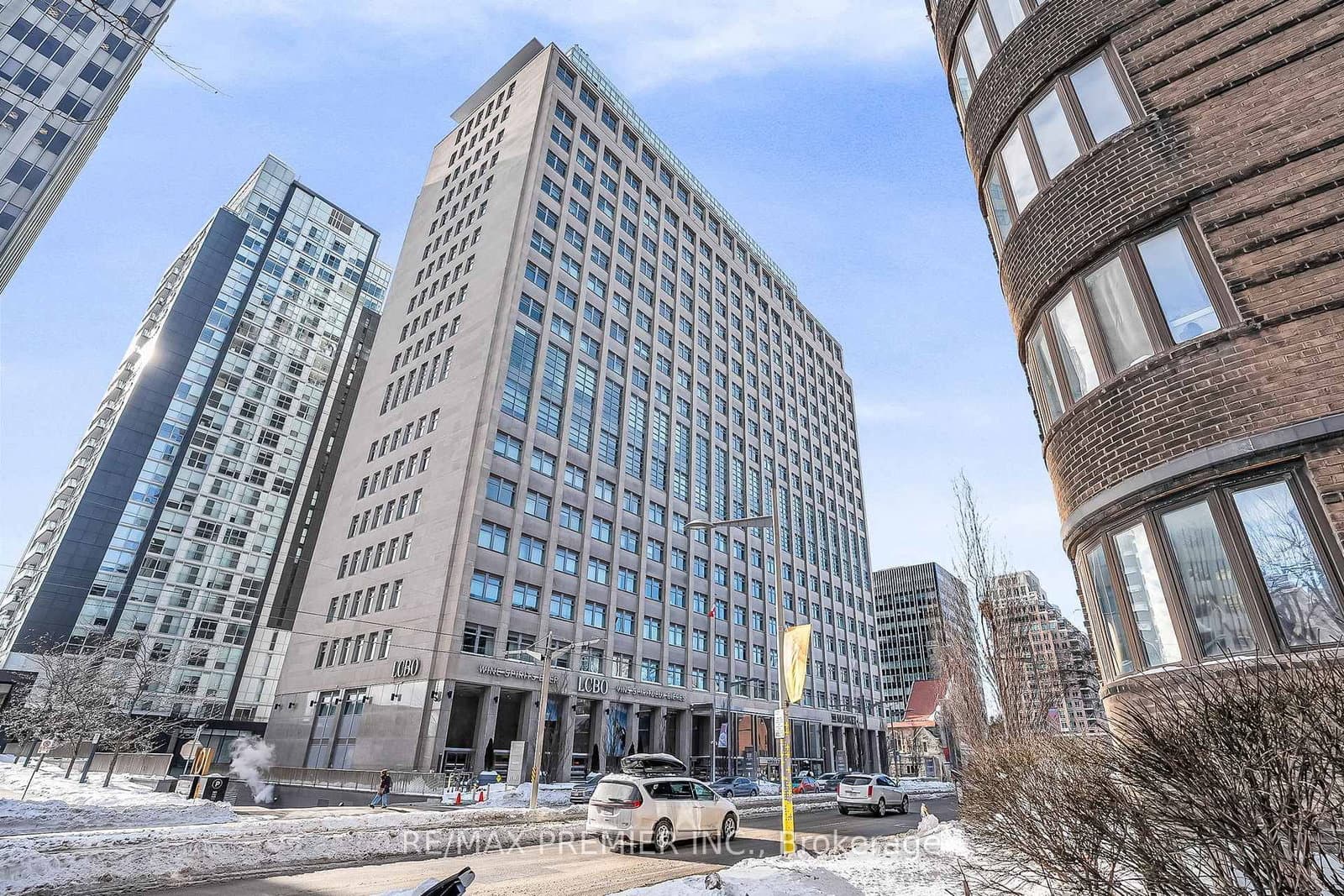 #607 - 111 St. Clair Avenue W