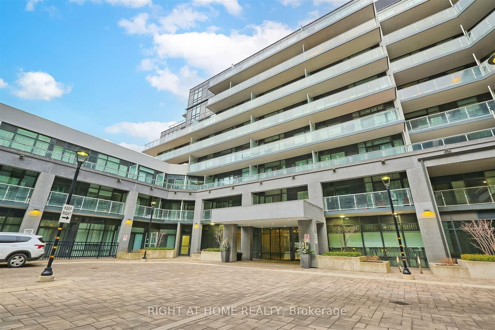 #321 - 621 Sheppard Avenue E